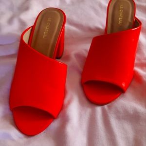 Brand new Le Chateaux Coral Sandals